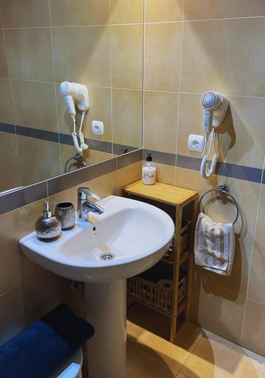 Esmeralda Suites Калпе Екстериор снимка